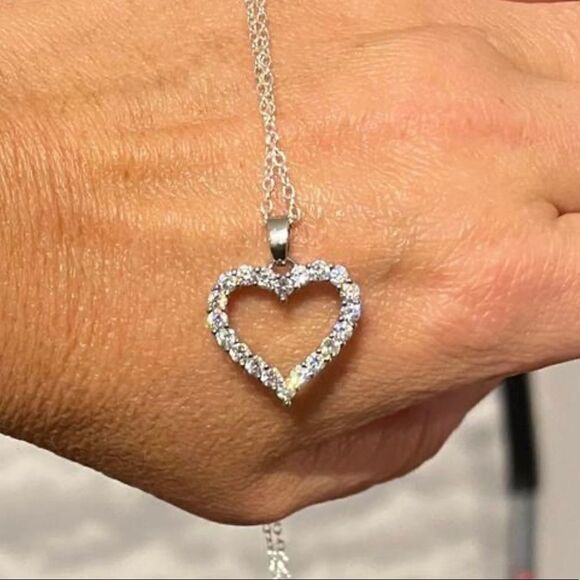 Last one! The Valentina Crystal heart and 925 pendant necklace - Picture 7 of 9